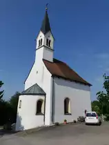 Zinzendorf, kath. Pfarrkirche St. Matth�us, romanisch erbaut im 12. Jahrhundert (02.06.2017)