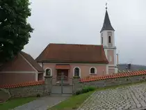 Dautersdorf, kath. Pfarrkirche St. �gidius, romanisch mit gotischem Ostchor, 1810 erneuert, Kirchturm von 1856 (04.06.2017)