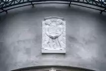 Jugendstil-Deko am Holm 35 in der Flensburger Fu�g�ngerzone. Aufnahme: 2. Mai 2020.