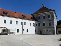 Schmidm�hlen, ehem. Hammerschloss, dreigeschossiger Massivbau mit Walmdach, erbaut von 1700 bis 1705 (11.06.2017)