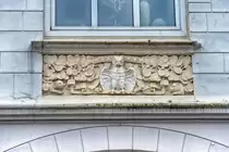Jugendstil-Dekoration am Geb�ude der Ecke Am Burgfried/Burgstra�e in Flensburg. Aufnahme: 2. Mai 2020.