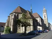 Gromb�hl, Katholische Pfarrkirche St. Josef, dreischiffige Basilika mit eingezogenem 5/8-Chor und Querschiff, erbaut von 1900 bis 1905 durch Josef Schmitz (15.08.2017)