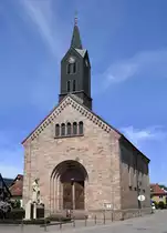 Hesselhurst, die 1831 erbaute evangelische Pfarrkirche, das Eingangsportal, Mai 2020