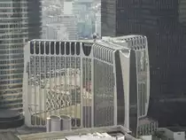 Paris. Der Nexway Turm im Stadtteil La D�fense aufgenommen vom Grande Arche. Aufgenommen am 20.07.2006.