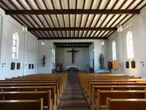 Hohenwart, Innenraum der kath. Filialkirche Maria K�nigin, erbaut von 1954 bis 1956 durch den Architekten Bernhard Wildsch�tte (01.07.2018)