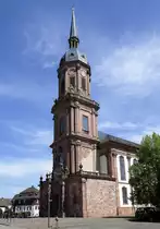 Schuttern, die katholische Pfarrkirchen, der 75m hohe Turm wurde 1722 erbaut und ist nach dem Freiburger M�nster der zweith�chste Kirchturm im Erzbistum Freiburg, April 2020