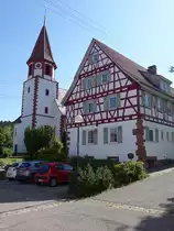 M�ttlingen, Ev. Blumhardt Kirche und Pfarrhaus (01.07.2018)