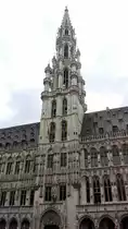 Br�ssel. Rathaus mit Turm am Gro�en Platz (Grote Markt). Aufgenommen am 28.04.2018.