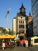 Zwischen Baukr�nen und Imbi�schirmen findet man in Leipzig so manches sch�ne Geb�ude, 03.05.08
