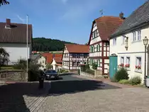 Fuchsstadt, historische Fachwerkh�user in der Kirchstra�e (07.07.2018)