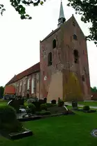 Groothusen, Ev. Pfarrkirche St. Petrus, fr�hgotischer einschiffiger Saalbau, erbaut um 1200 (26.05.2011)