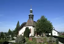 Ortenberg, Blick �ber den B�hlweg-Friedhof zur B�hlweg-Kirche, Juni 2020
