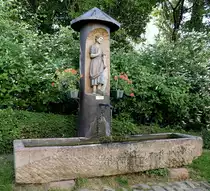 Ortenberg, Dorfbrunnen am B�hlweg, Juni 2020