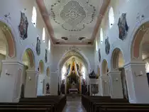 Salz, Innenraum mit Stuck von 1780 in der kath. Pfarrkirche Maria Himmelfahrt (07.07.2018)