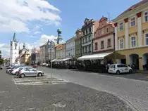 Litomerice / Leitmeritz, Mirove Namesti mit Kelchhaus und Hussitenkelch (27.06.2020)