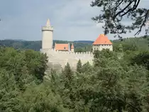 Kokorin / Kokorschin, Burg, erbaut ab 1320 vom Hynek Berka von Dub�, Umbau im gotischen Stil Ende des 15. Jahrhundert durch die Herren aus Klin�tejna. Wiederherstellung im neugotischen Stil von 1911 bis 1918 (28.06.2020)