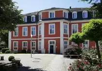 Kork, das  Korker Schlo�  von der Hofseite gesehen, beherbergt heute die Fachschule f�r Heilerziehungspflege, Mai 2020