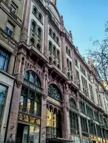 Budapest, P�risi Udvar (Pariser Hof). Das sch�ne Art Nouveau Geb�ude ist aktueller Standort eines Hotels und einige Gesch�fte. Fotodatum: M�rz 2019.