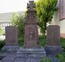 Willst�tt, Denkmal f�r die Kriegsopfer, 1870-71, 1914-18, 1939-45, neben der evangelischen Kirche, Mai 2020