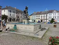 Moravska Trebova / M�hrisch-Tr�bau, Brunnen am Masaryka Namesti (01.08.2020)