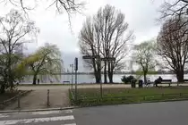 Hamburg am 19.3.2020: Der erste Fr�hlingshauch am Ufer der Au�enalster, hier entstehet eine neue Fahrradstra�e  /