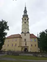 Tovacov / Tobitschau, 96 Meter hoher Schlo�turm des Renaissance Schloss (03.08.2020)