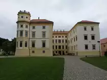 Straznice / Stra�nitz, Schloss, ehem. Wasserburg aus dem 13. Jahrhundert, Umbau im 19. Jahrhundert (04.08.2020)