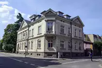 Haus aus der deutschen Gr�nderzeit - Ecke Ul. Marii Konopnickiej/Ul. Armii Krajowej (bis 1945 Paradestra�e) in Lębork (Lauenburg in Pommern). Aufnahme: 19. August 2020.
