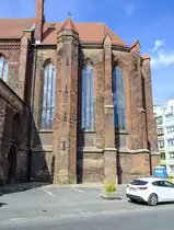 Der Chor von der Marienkirche (kości�ł Mariacki) in Słupsk (Stolp) in Hinterpommern. Im Inneren der Kirche kann man sich eine sp�tgotische fig�rliche Darstellung der Kreuzigung anschauen. Aufnahme: 20. August 2020.