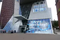 Hamburg am 7.7.2020: Hauptgeb�ude der HAW (Hochschule f�r Angewandte Wissenschaften Hamburg) mit Hinweis auf das 50j�hrige Bestehen /