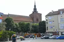 Słupsk (Stolp) in Hinterpommern: Kości�ł Mariacki (Marienkirche) vom Stary Rynek (bis 1945 Markt) aus gesehen. Aufnahme: 20. August 2020.