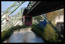 Das �lteste  Schnellbahnsystem Deutschlands  die Wuppertaler-Schwebebahn, �lter als die U-Bahn in Berlin, verrichtet jetzt schon seit fast 111 Jahren ihren Dienst im  Tal der Wupper  und ist Ausdruck der zentralen industriegeschichtlichen Bedeutung Wuppertals!
