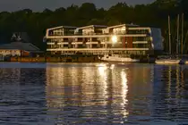 Klarschiff nennt sich dieses Wohngeb�ude am Ballastkai in Flensburg. Aufnahme: 17. Juli 2020.