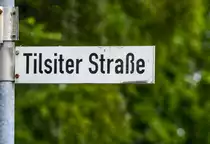 Zehntausende von deutschen Fl�chtlingen aus Ostpreu�en wurden nach dem Zweiten Weltkrieg Aufgenommen. Eine Stra�e im �stlichen Teil von Flensburg ist nach der ostpreu�ischen Stadt Tilsit (heute Swoetsk in Russland) genannt. Aufnahme: 18. Juli 2020.