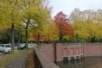 Bunter Herbst in Hamburg, Eingang (Saarlandstra�e) zum Stadtpark am 23.10.2020/