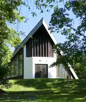 Schluchsee, hoch �ber dem Ort steht die evangelische Petruskirche, Aug.2020