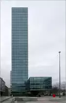 Moderne Architektur in Basel -

Der Messeturm wurde von 2000 bis 2003 realisiert, nach den Pl�nen von Morger & Degelo Architekten und Daniele Marque.

09.03.2019 (M)