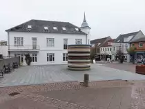 Aars, Skulptur und Gesch�fte in der Tokesvej Stra�e (22.09.2020)