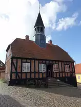 Ebeltoft, altes Rathaus am Torvet, erbaut 1789 als Fachwerkhaus (24.09.2020)