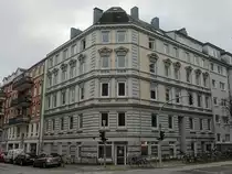 Hamburg am 18.12.2020: ein im Stadtteil Barmbek-S�d im WK 2 stehengebliebenes  Wohnhaus /