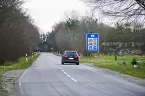 Die Staatsgrenze zwischen Deutschland und D�nemark in Pebersmark. Das Foto ist in Bramstedtlund (Kreis Nordfriesland) aufgenommen. Aufnahme: 4. Januar 2021.