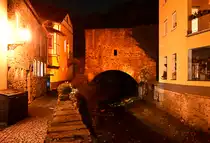 Erftlauf nachts AN DER SCHLOSSPFORTE in Bad-M�nstereifel - 31.10.2020
