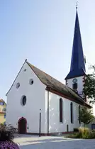 Ottenheim, die evangelische Michaelis-Kirche, die sp�tgotische Chorturmkirche wurde nach Kriegssch�den von 1945 wieder aufgebaut, Sept.2020