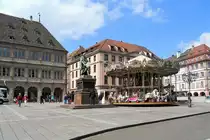 Stra�burg, Place Gutenberg mit sch�nem Karussell und Gutenberg-Denkmal - 09.05.2017