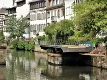 Stra�burg, die Drehbr�cke “Pont du Faisan” ist jetzt seitlich weggedreht 11.05.2017