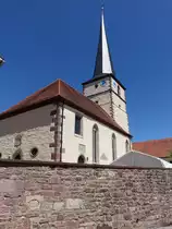 Wegfurt, kath. Pfarrkirche St. Peter und Paul, Chorturmkirche, erbaut von 1601 bis 1607 (08.07.2018)