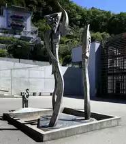 Zell i.W., der Fasnachtsbrunnen auf dem Rathausplatz, 2006 geschaffen vom K�nstler Volker Scheuer, Juli 2020