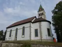 Erlaheim, Pfarrkirche St. Silvester, erbaut von 1827 bis 1828, Kirchturm erbaut 1904 (19.08.2018)