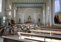 H�llstein, Blick zum Altar im Chorraum der kath.Pfarrkirche, Juli 2020