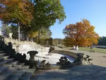 Memmelsdorf, Kaskade im Schlo�park von Schloss Seehof, erbaut von Johann Michael Fischer, k�nstlerische Gestaltung von Ferdinand Tietz (13.10.2018)